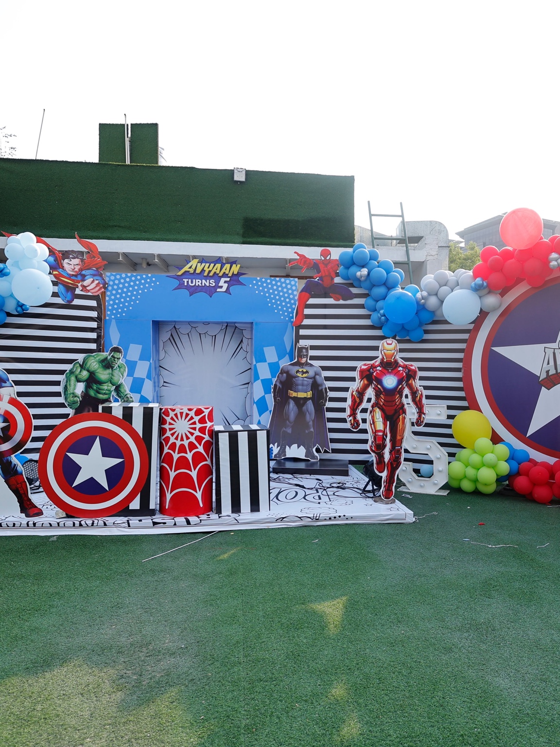 Superhero birthday party setup